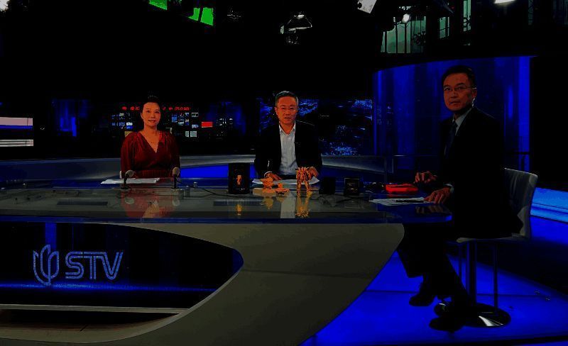 主流媒体报道老凤祥与《蛋仔派对》联名活动画面