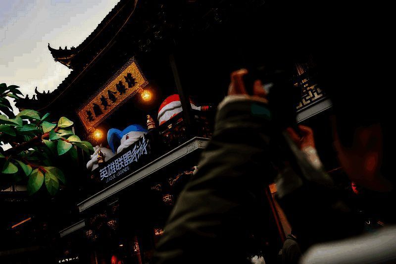 上海豫园灯会与英雄联盟手游联动相关场景图片1