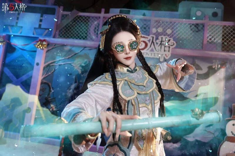 COSER扮演庄园角色古董商现场