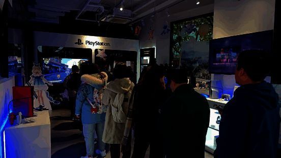 活动现场玩家试玩照片1