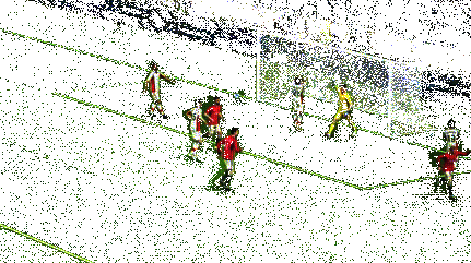 丹尼斯·劳头球破门