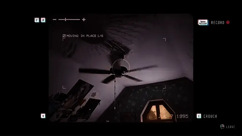 打开房间吊扇的画面