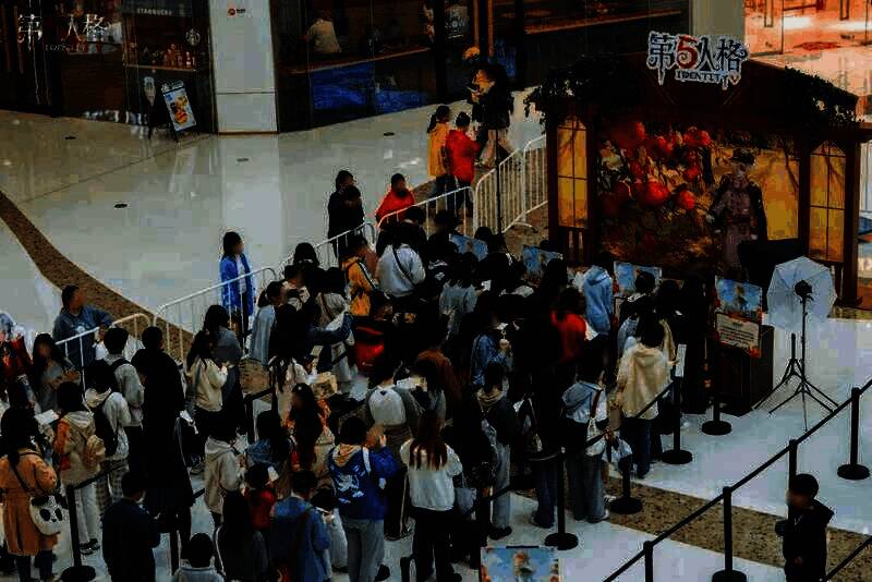 访客与 COSER 互动场景图