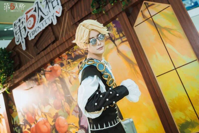 COSER 扮演入殓师形象图