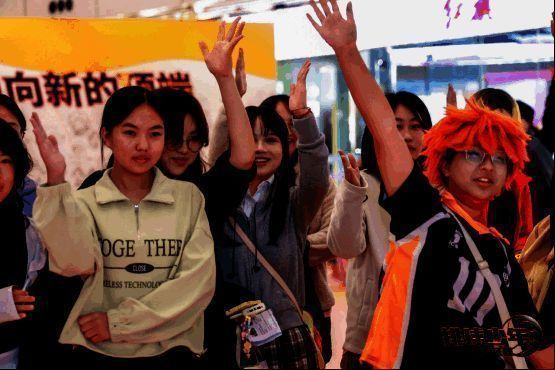 粉丝在社交媒体分享活动