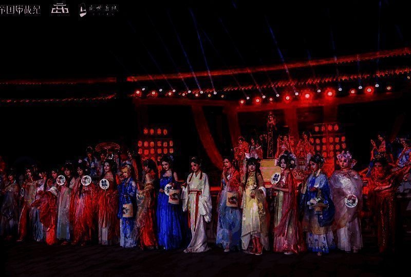 美人走秀活动现场