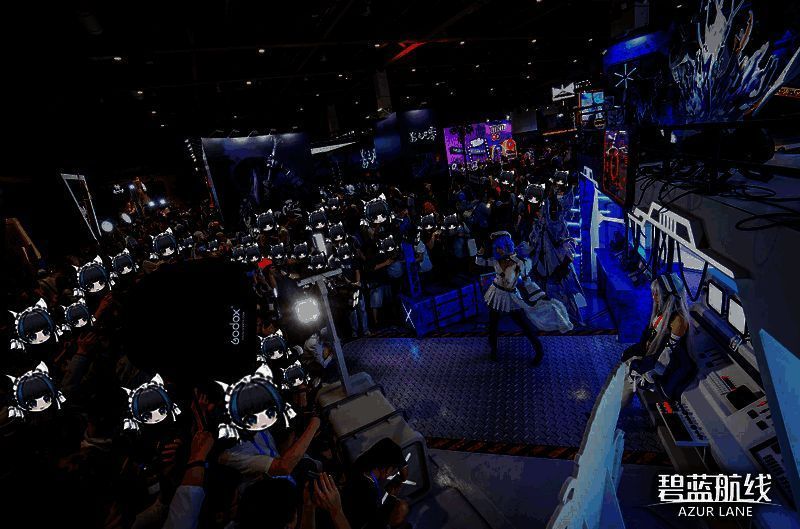 《碧蓝航线》角色Coser与玩家互动照片