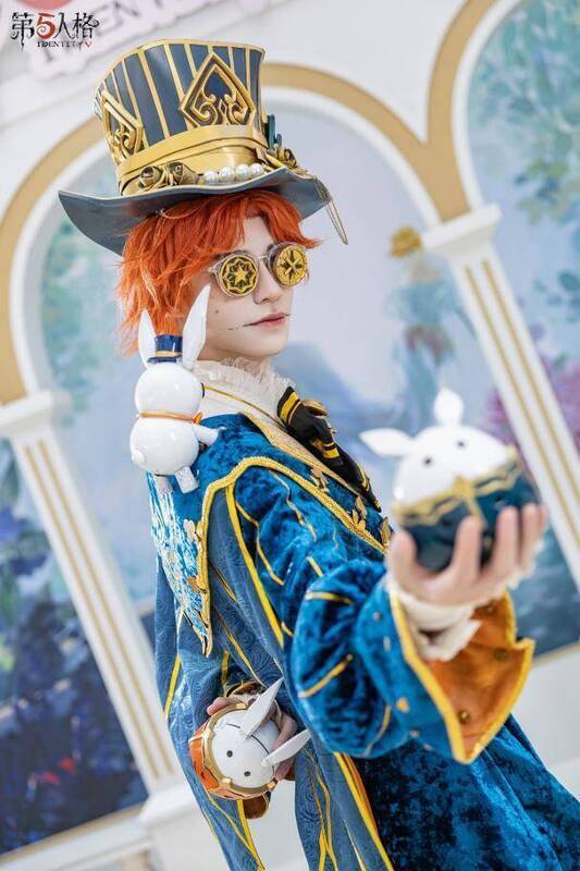 《第五人格》小暑线下活动中 COSER 扮演的庄园角色