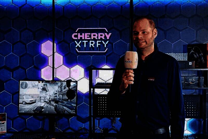 全新客制化键盘PIXIU 99 MONARCH外观