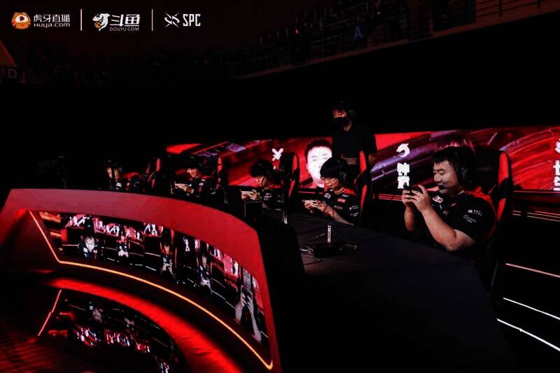 1718246975346428.jpg 雷霆荣耀杯比赛现场图片4