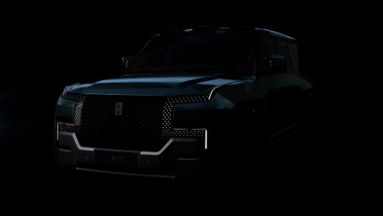 仰望U8前脸特写