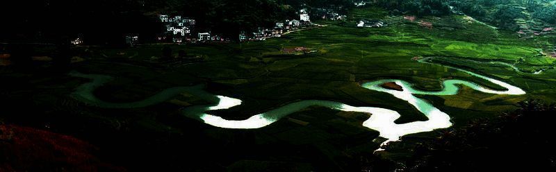 巴马命河景观图