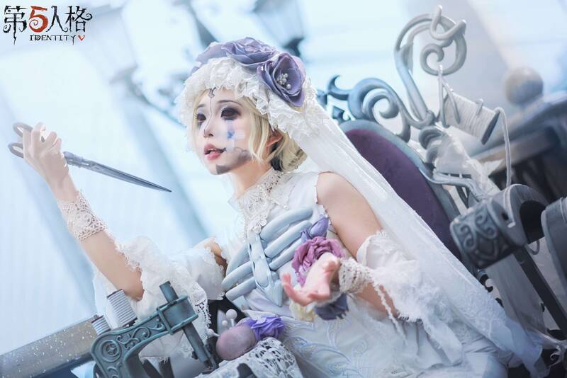 活动现场热闹场景