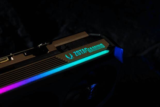 索泰GeForce RTX 5080显卡外观3