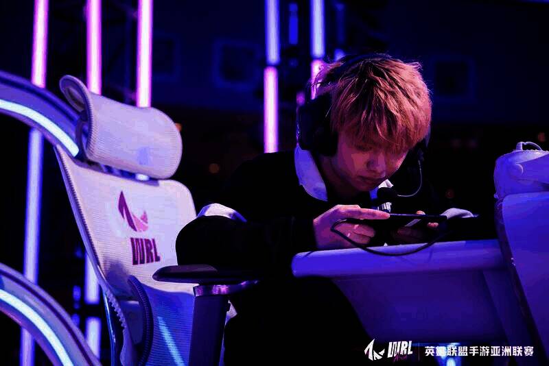 英雄联盟手游WRL A2赛事比赛画面2
