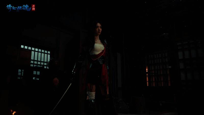 女战狂破门而入的画面