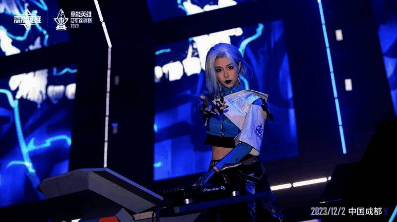 高能英雄冠军锦标赛现场热闹场景