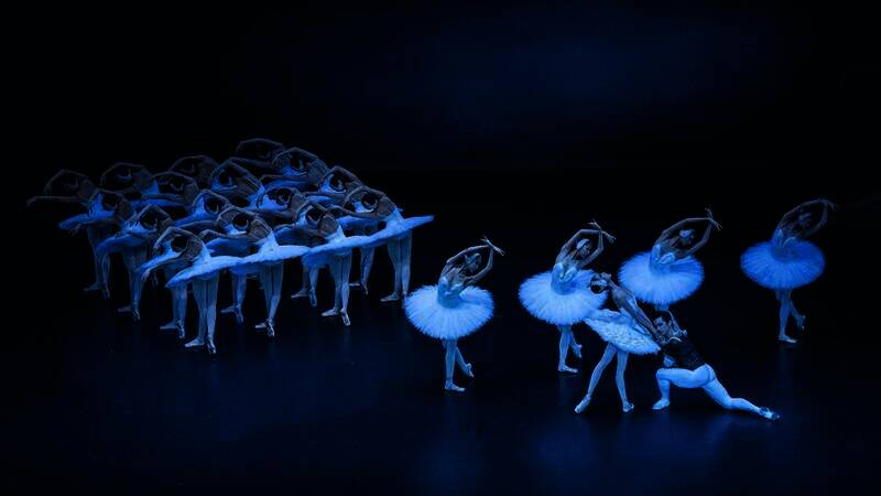 《绝对演绎》芭蕾风格时装展示图1