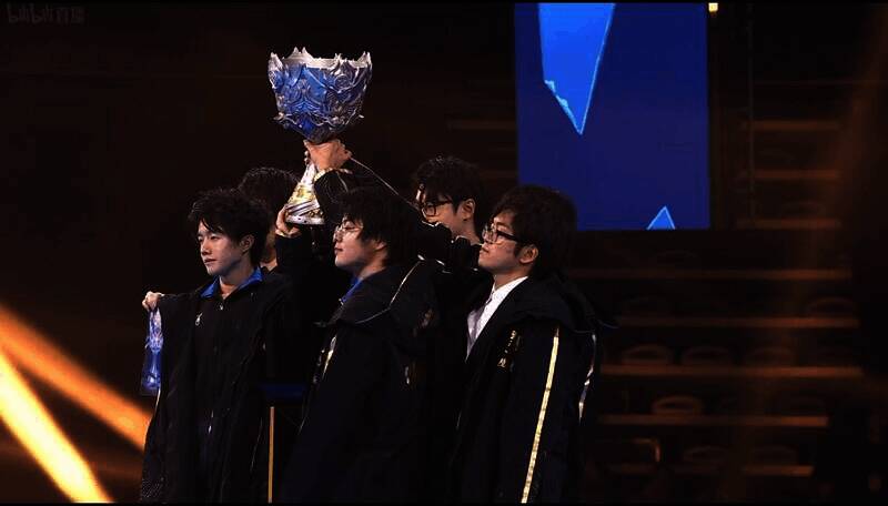 比赛现场全景画面