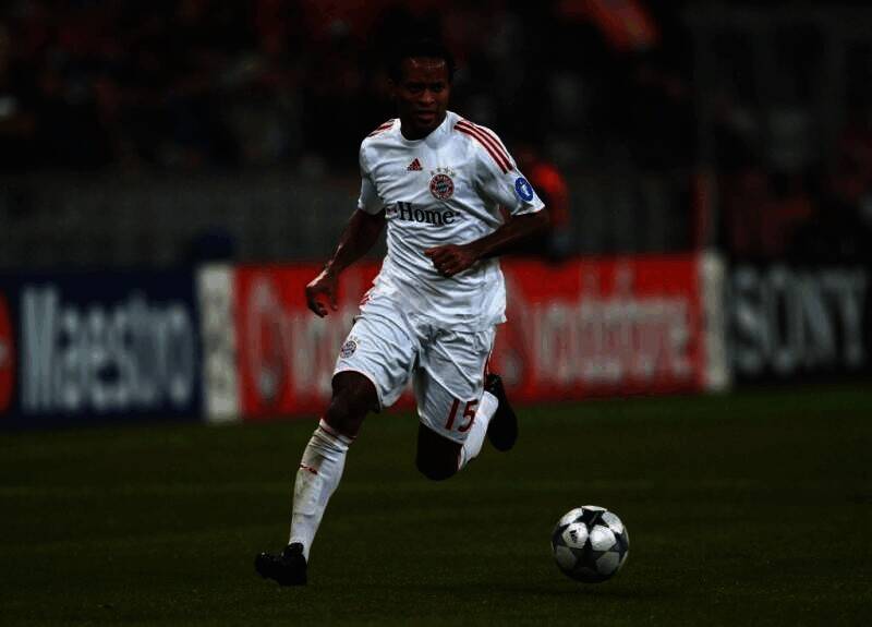 泽 - 罗伯托传球瞬间