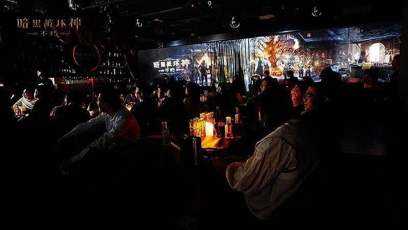 主持人讲解新版本玩法画面