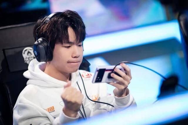 罗思源比赛中的精彩瞬间