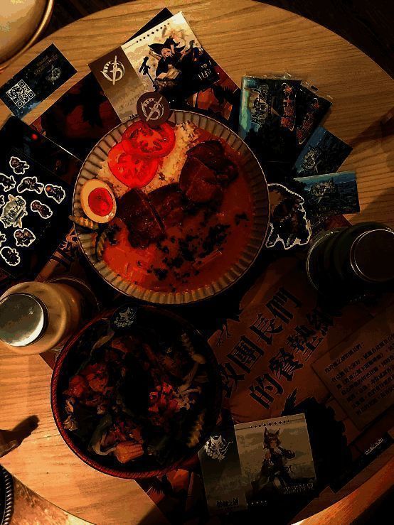 玩家在主题餐厅用餐