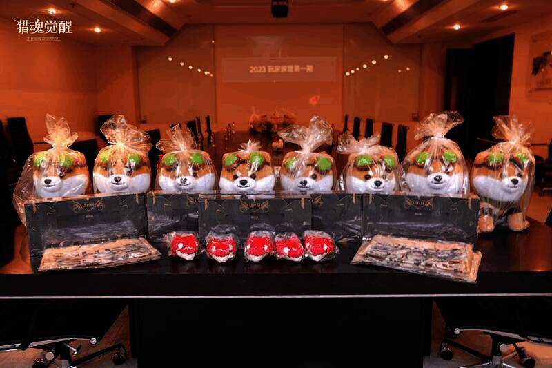 《猎魂觉醒》线下探营玩家与策划交流现场图