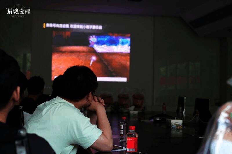 《猎魂觉醒》线下探营玩家与策划交流图片