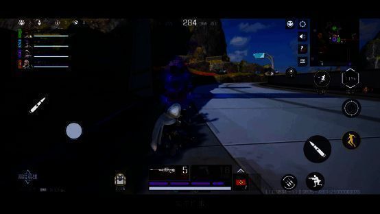 《高能英雄》滑铲画面