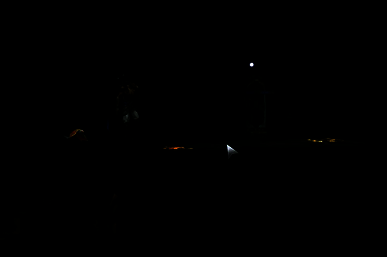 右边铁门及开关图