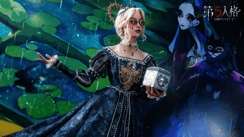 活动现场人气角色的 COSER 互动图