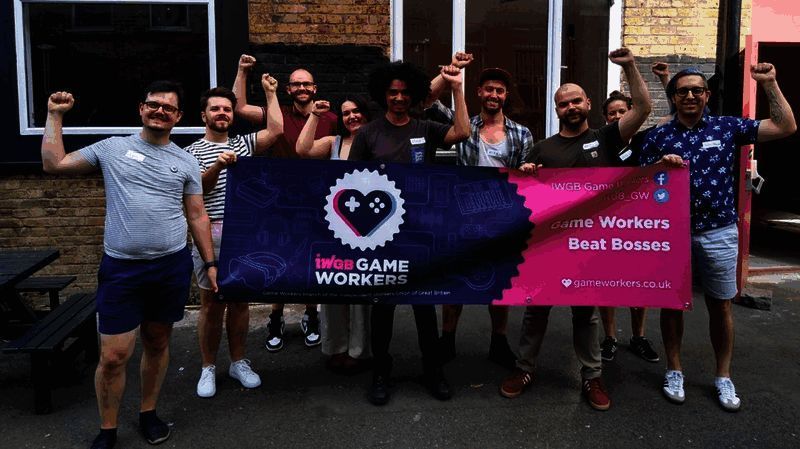 IWGB工会成员讨论场景图片