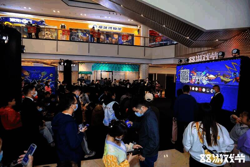 玩家参与现场小游戏PK赛