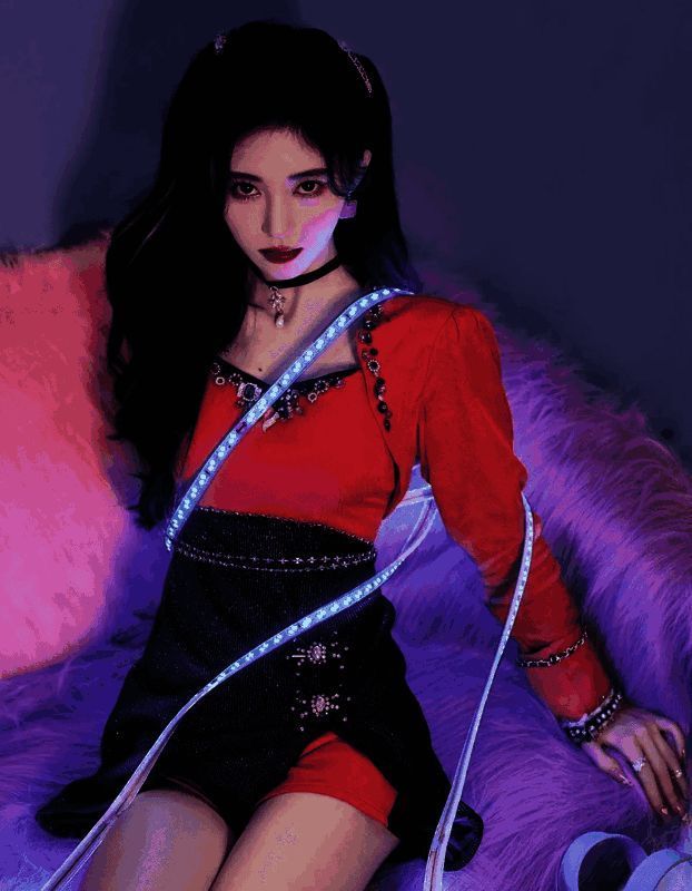 Y2K风格相关图片