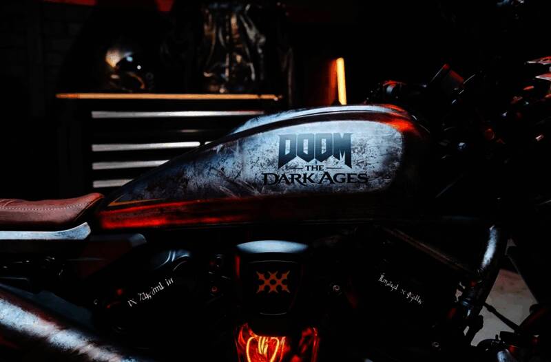 《毁灭战士:黑暗时代》联名款定制机车细节图3