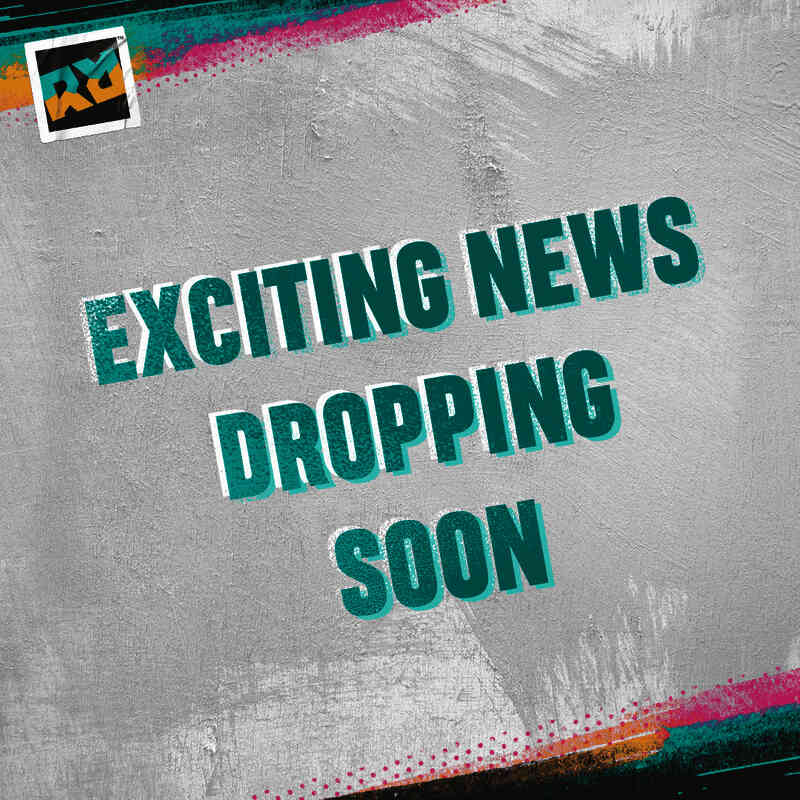 翼装飞行视角截图，高空俯瞰风景壮丽，特效细腻逼真