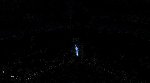 沧澜施展强化普攻劈波,跃起劈砍特效炸裂