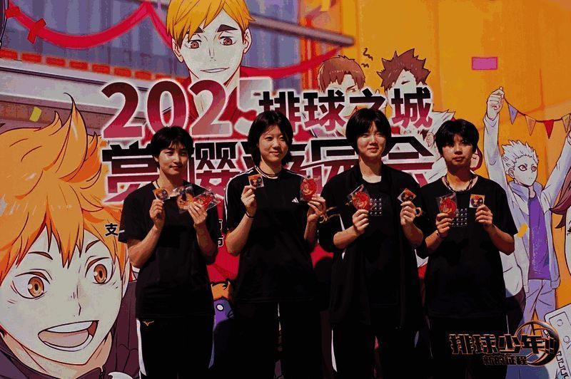 天津女排队员出席活动现场,与玩家亲切互动