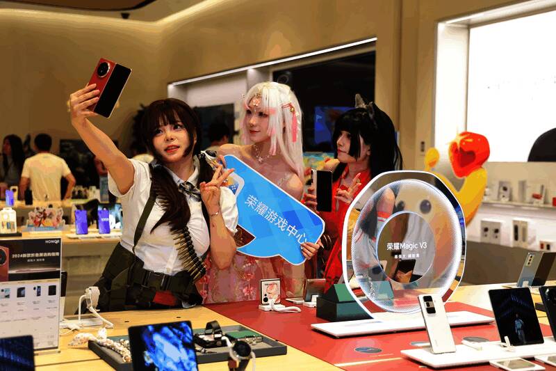 玩家参与趣味体验活动照片