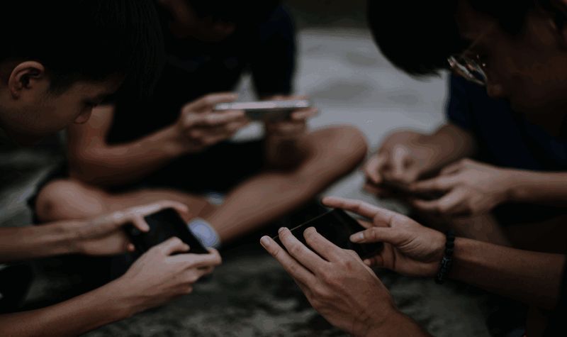 世界游戏市场相关数据图表