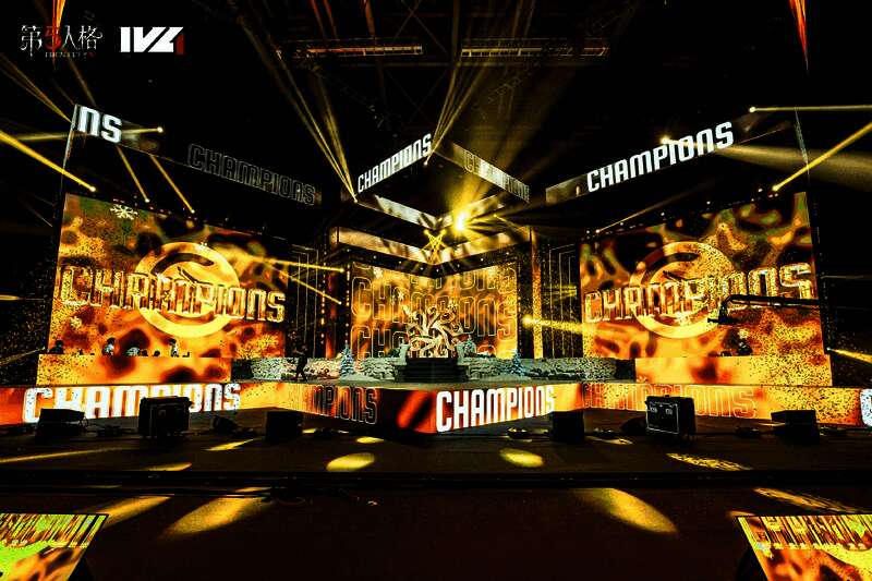 比赛中选手精彩操作画面图