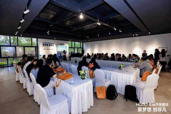 荣耀广告变现服务相关展示