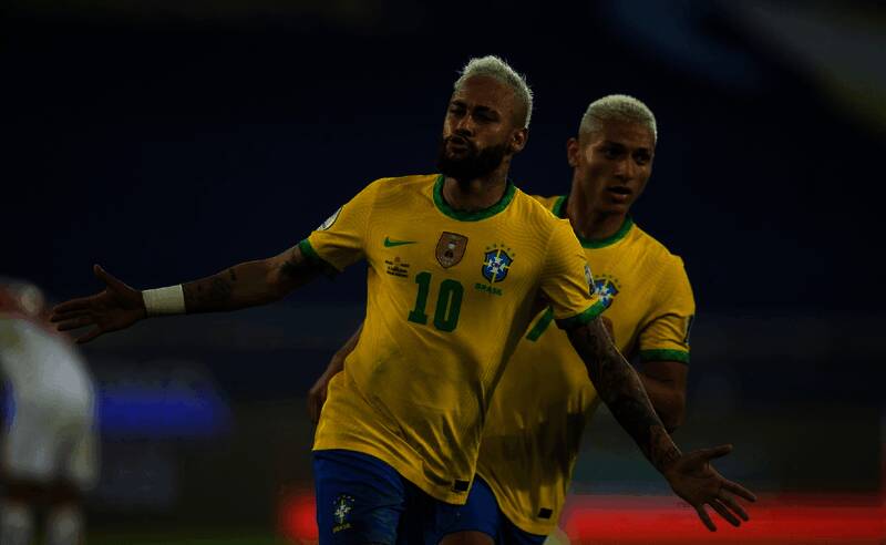 内马尔赛场风采图1