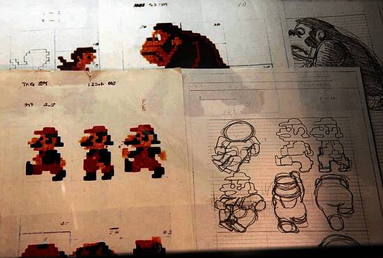 京都街道墙上的塑料管