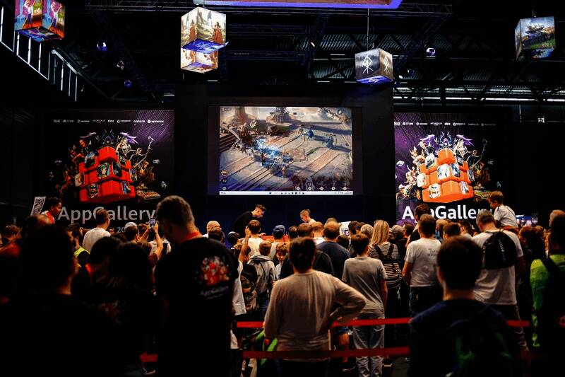 华为游戏中心在科隆展的活动场景图片