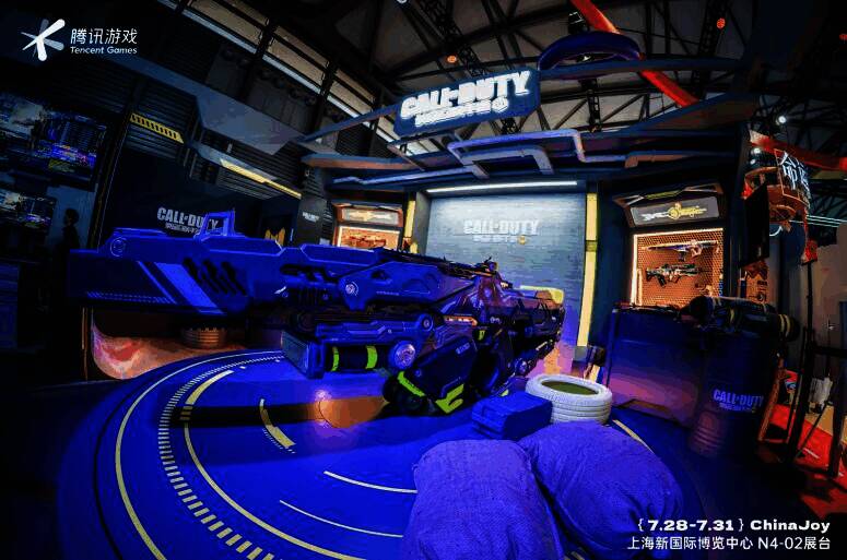 知名up主和人气coser空降展台