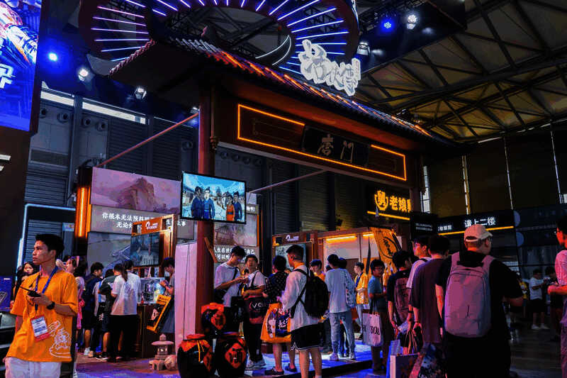 盛天网络2023 ChinaJoy现场玩家专注游戏