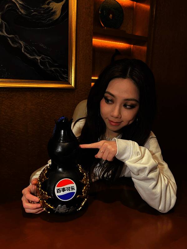 百事可乐与《黑神话：悟空》联名产品更多展示