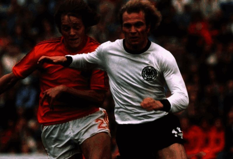 乌利·赫内斯相关图片2